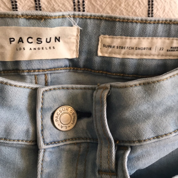 COPY - 2 pairs of PacSun denim shorts so 22 - Picture 4 of 8